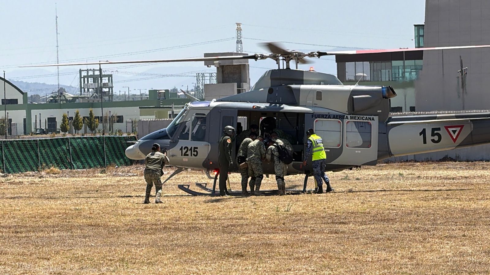 Con maniobras  militares en la   base de Santa   Lucía, Edomex  se alista para  responder a  emergencias  rumbo al Mundial