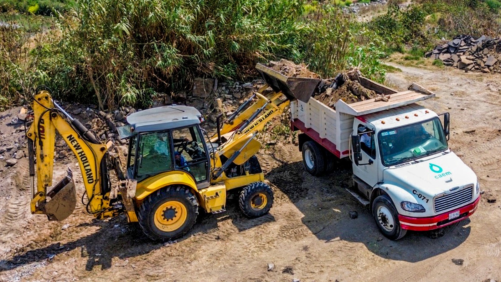 desazolvan-la-presa-el-angulo-en-cuautitlan-izcalli-para-prevenir-inundaciones