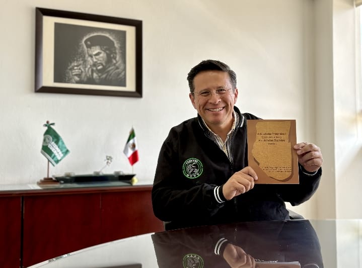 aporta-rector-de-la-utvt-propuesta-para-enfrentar-nuevos-retos-educativos-en-publicacion-digital-colectiva