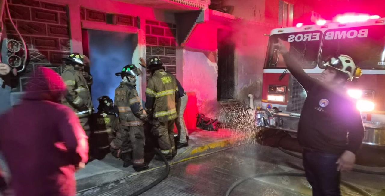 se-quema-fabrica-ilegal-de-vinil-en-ecatepec