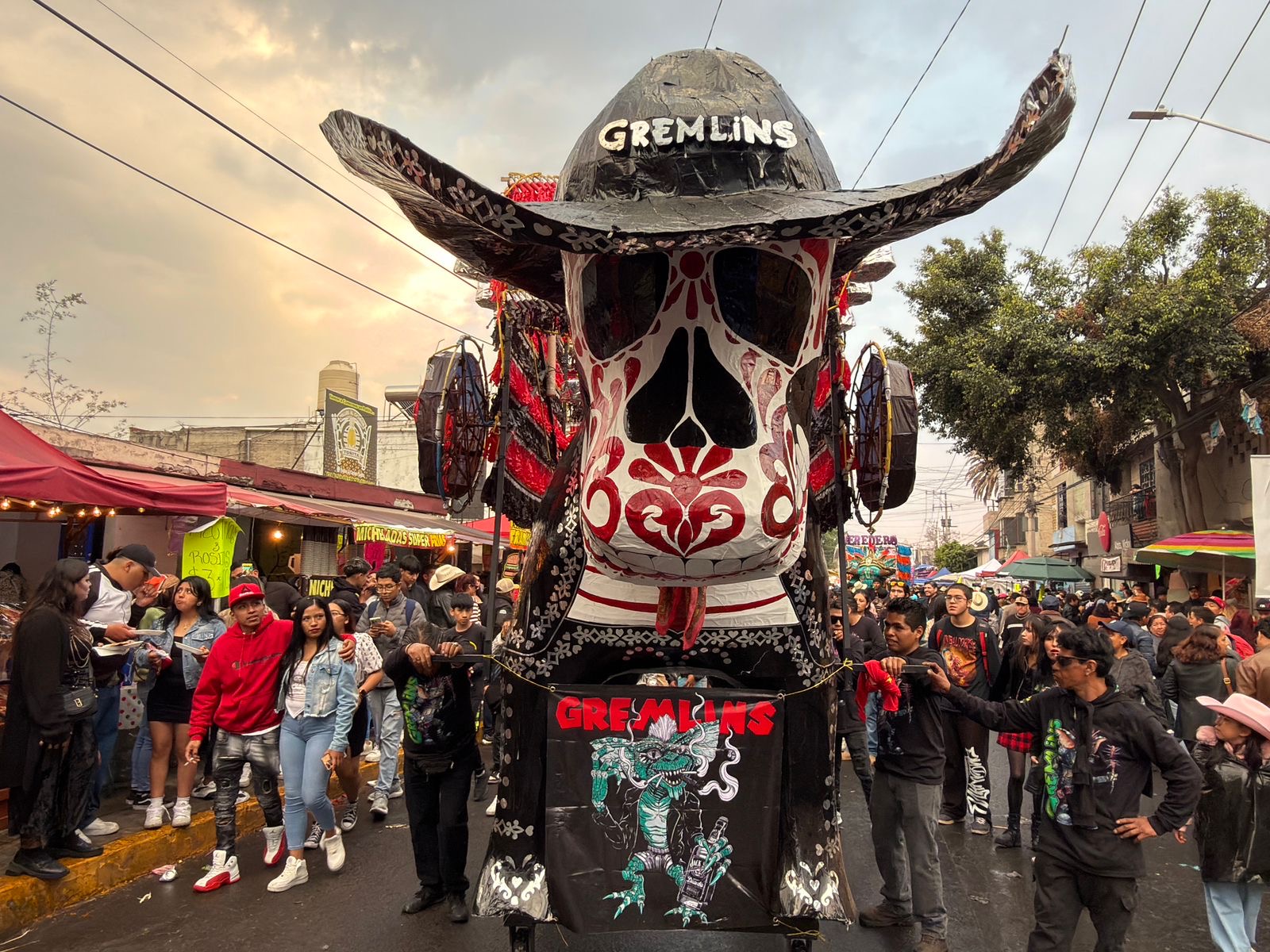 monumentales-toros-pirotecnicos-desfilan-en-tultepec-por-mas-de-6-horas