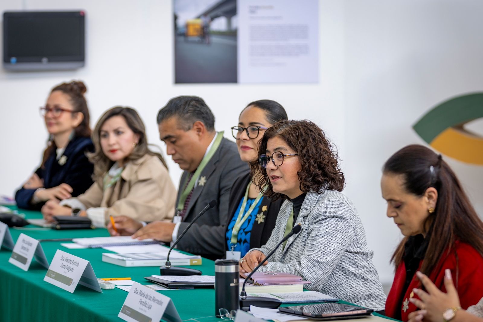 a-minuciosa-revision-el-1er-informe-de-la-rectora-martha-zarza-en-la-uaem