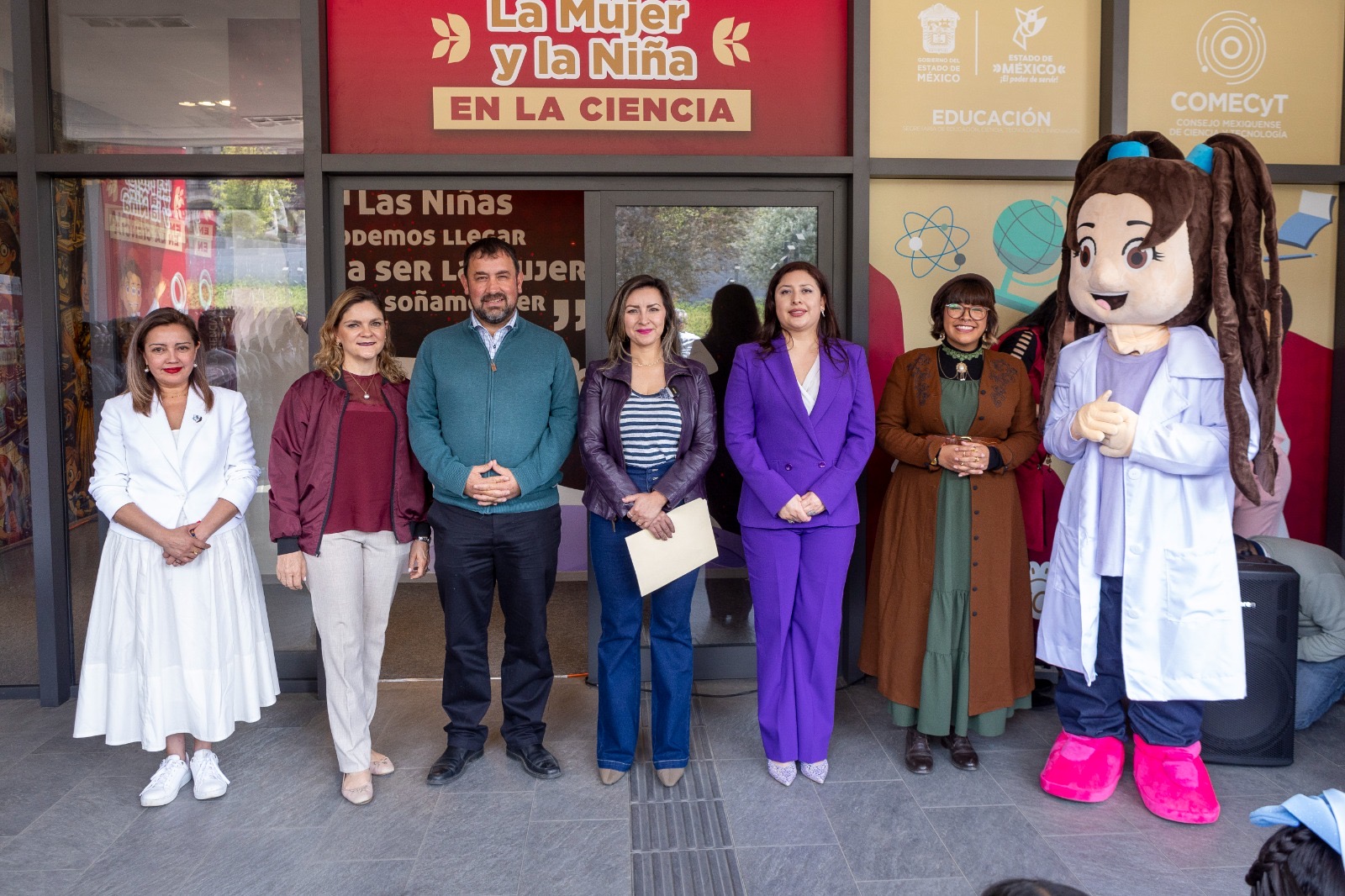 Científicas mexiquenses inspiran a niñas con la exposición fotográfica “La mujer y la niña en la ciencia”