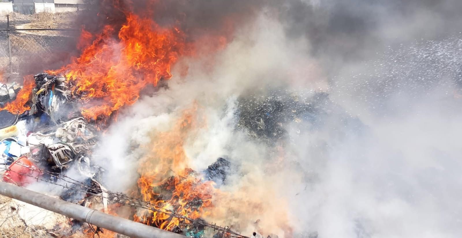 Se incendia  recicladora  que operaba  sin permiso  en Ecatepec