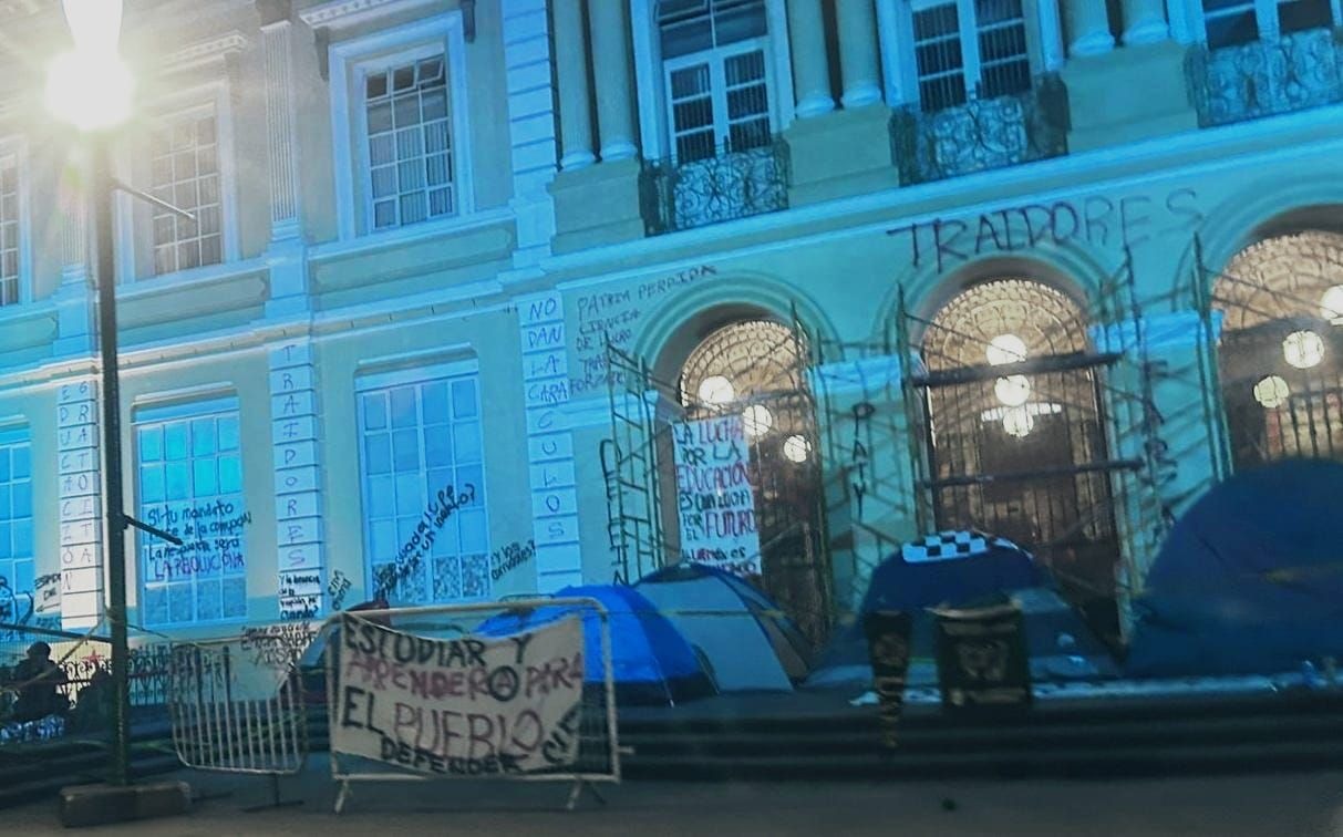 supuestos-estudiantes-vandalizan-rectoria-otra-vez-buscan-boicotear-informe-de-la-rectora