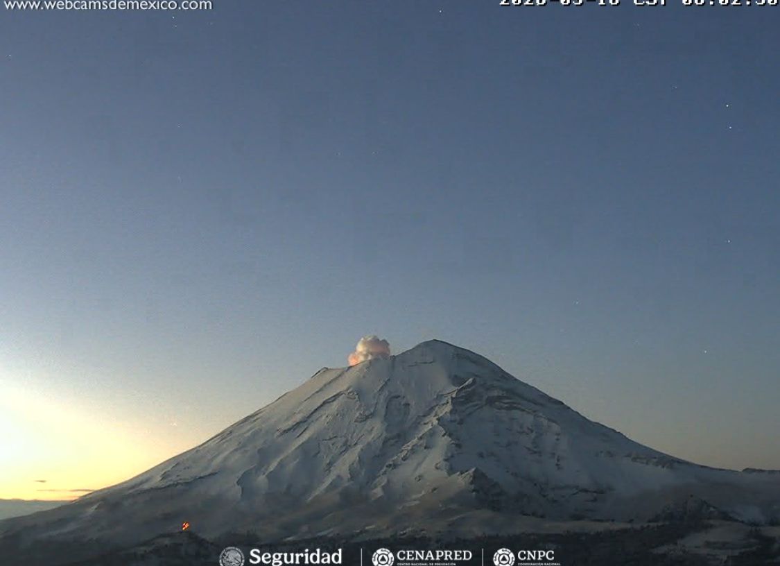 Se viste de blanco el volcán Popocatépetl