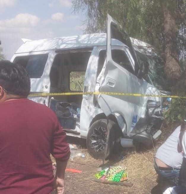 imprudencia-de-transporte-publico-del-edomex-cuesta-la-vida-de-un-pasajero-en-temascalapa
