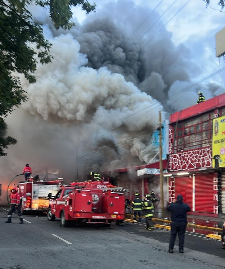 incendio-dana-10-locales-en-inmediaciones-de-la-terminal-de-autobuses-de-toluca-no-hay-heridos-ni-detenidos