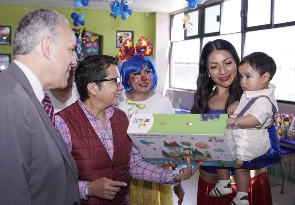 regala-gobierno-del-edomex-sonrisas-juguetes-y-momentos-unicos-a-ninas-y-ninos-que-reciben-atencion-medica