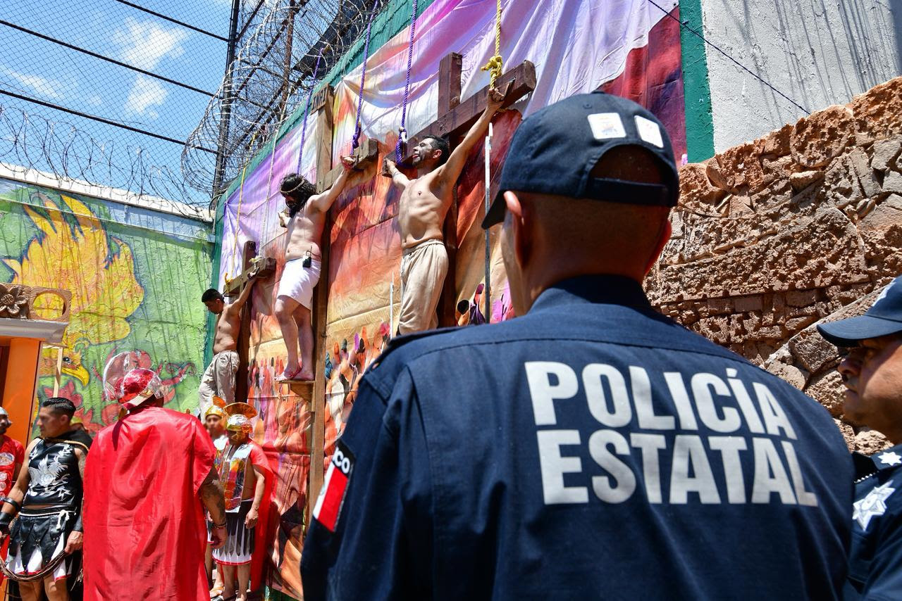 en-el-penal-de-ixtlahuaca-internos-llevan-a-cabo-la-51-representacion-del-viacrucis