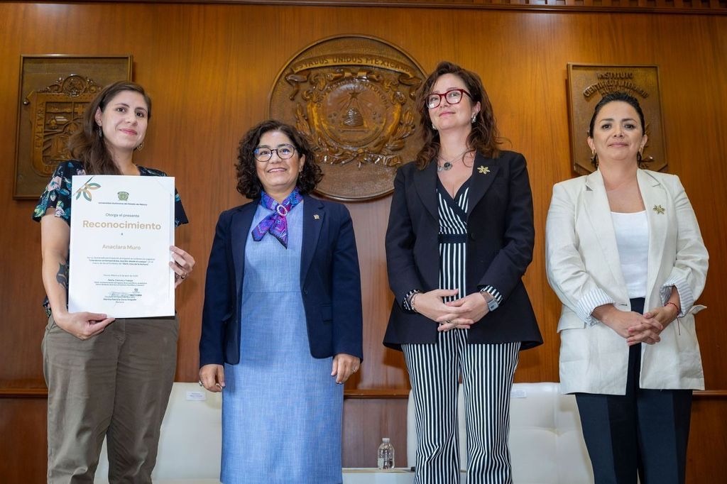Martha Zarza reconoce la revolución literaria de la poeta Anaclara Muro Chávez en la UAEM