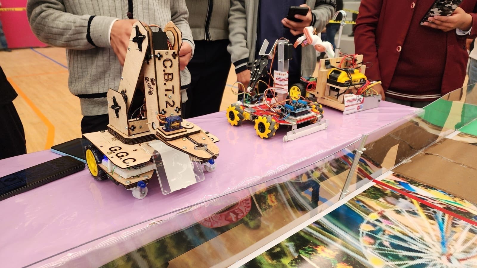 desarrollan-proyectos-de-robotica-con-materia-reciclado-240-estudiantes-mexiquenses-en-texcoco