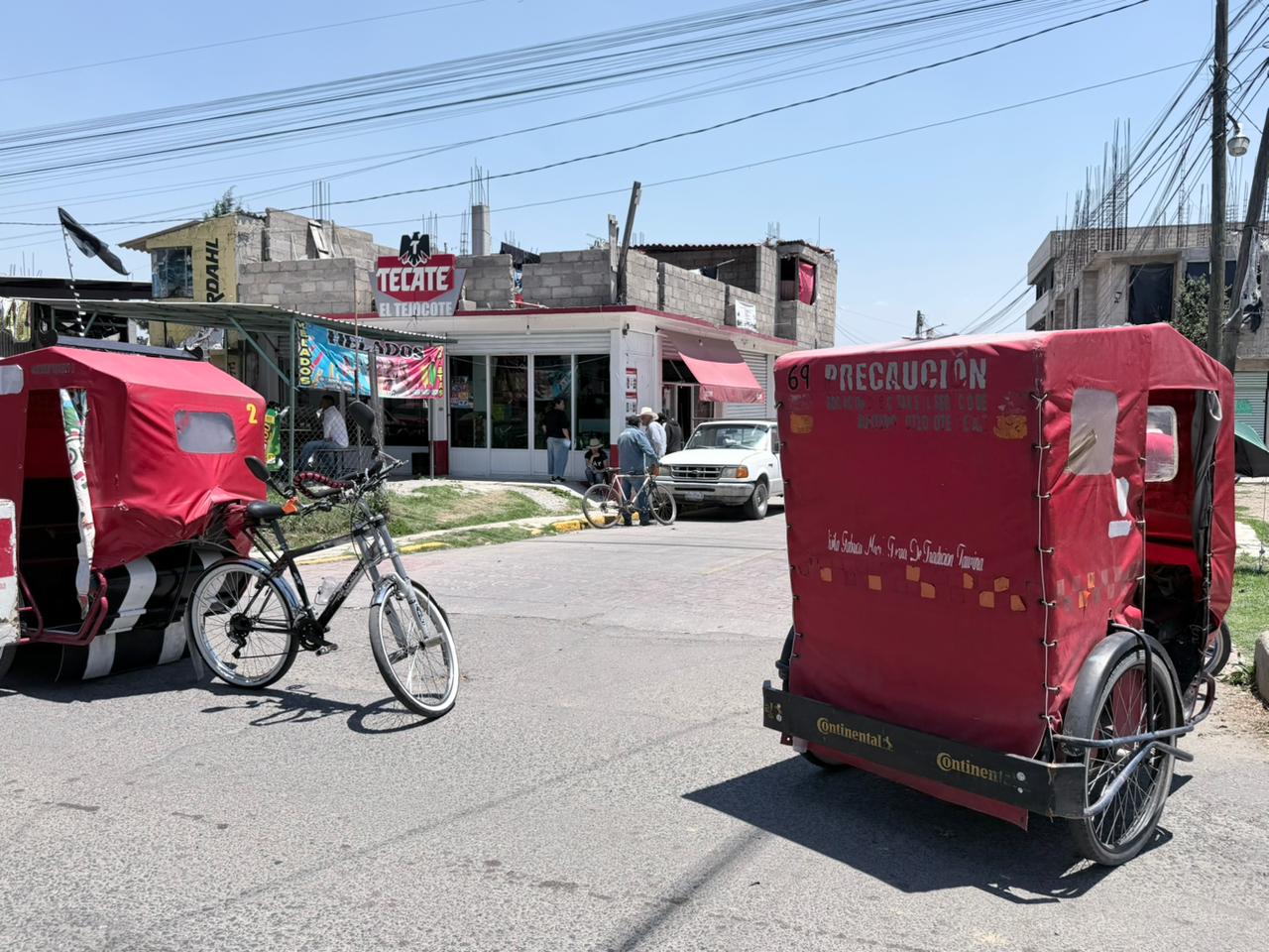 Muere joven  al resistirse  a un asalto;  habitantes  fastidiados  por ola de  crímenes   bloquean  accesos a  Otzolotepec