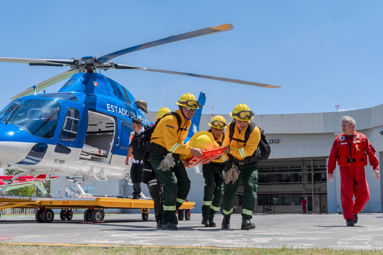 relampagos-capacitan-a-personal-de-probosque-en-combate-a-incendios