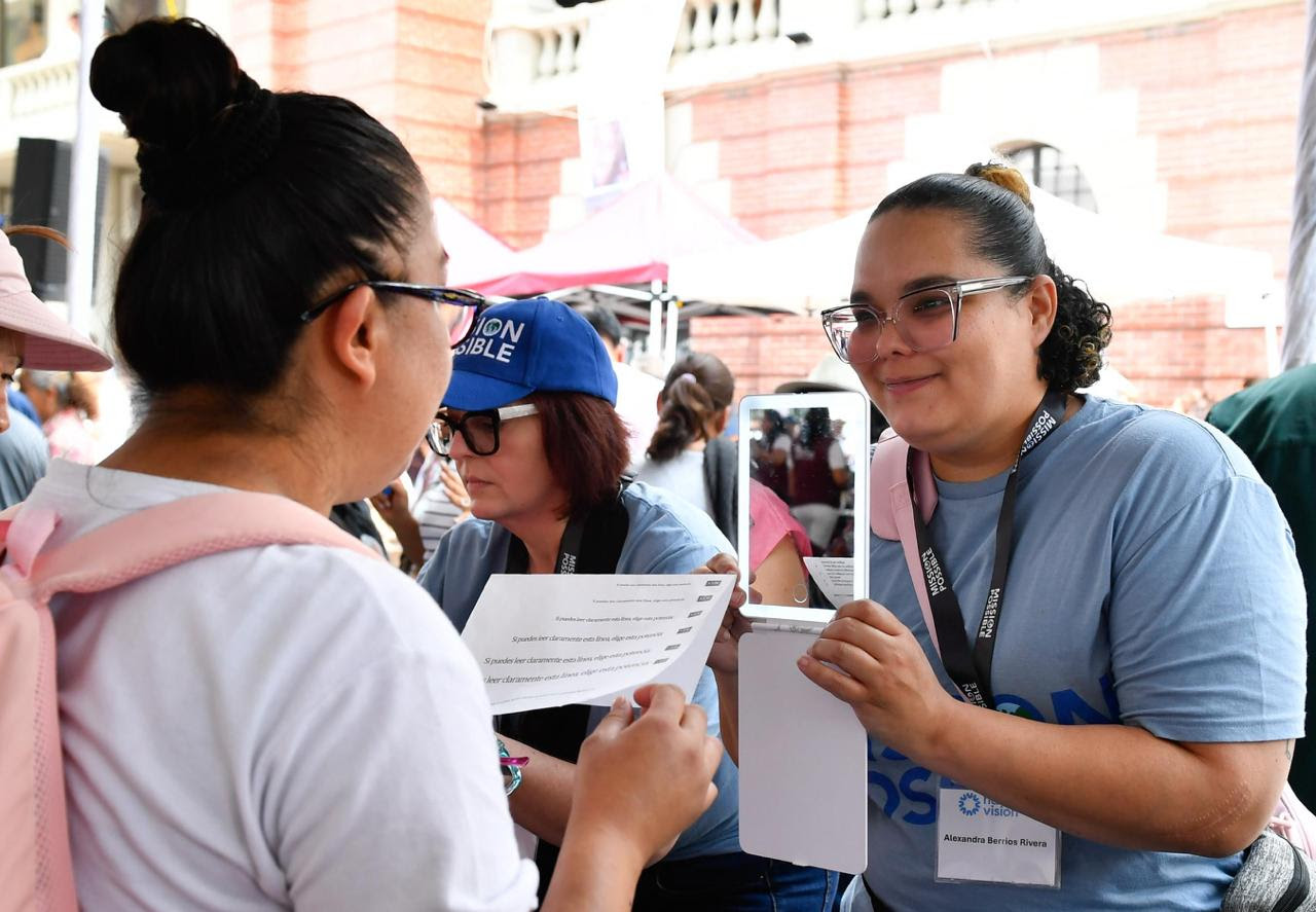 lleva-gobierno-del-edomex-y-dif-nacional-salud-visual-a-mas-de-6-mil-500-mexiquenses-al-ano