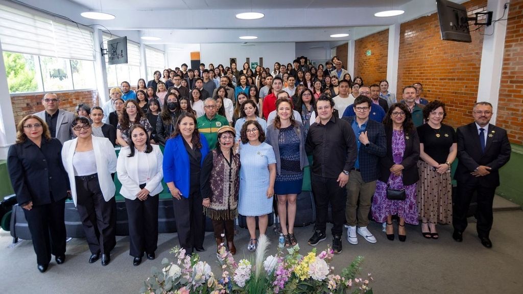 entre-cuentos-y-acordes-desarrollan-pensamiento-critico-en-uaem-atlacomulco