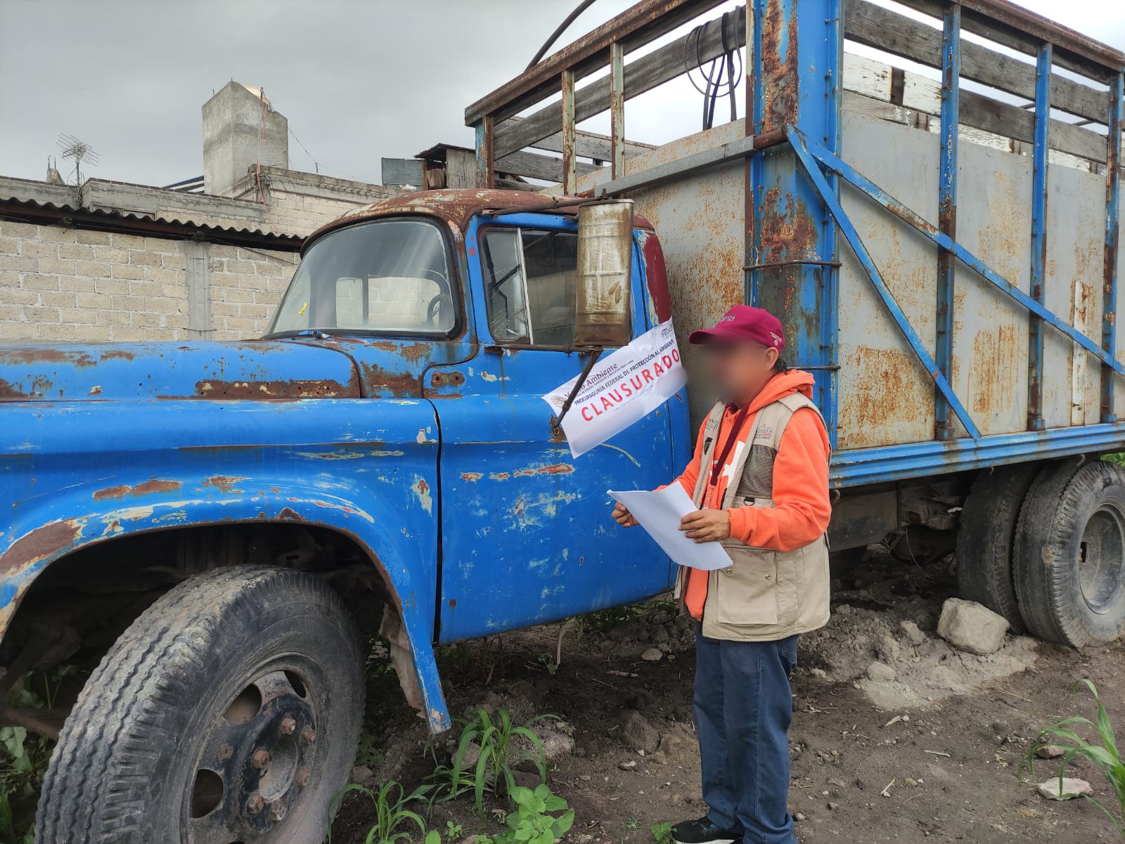 inmovilizan-un-camion-con-carga-de-quimicos-peligrosos-en-toluca