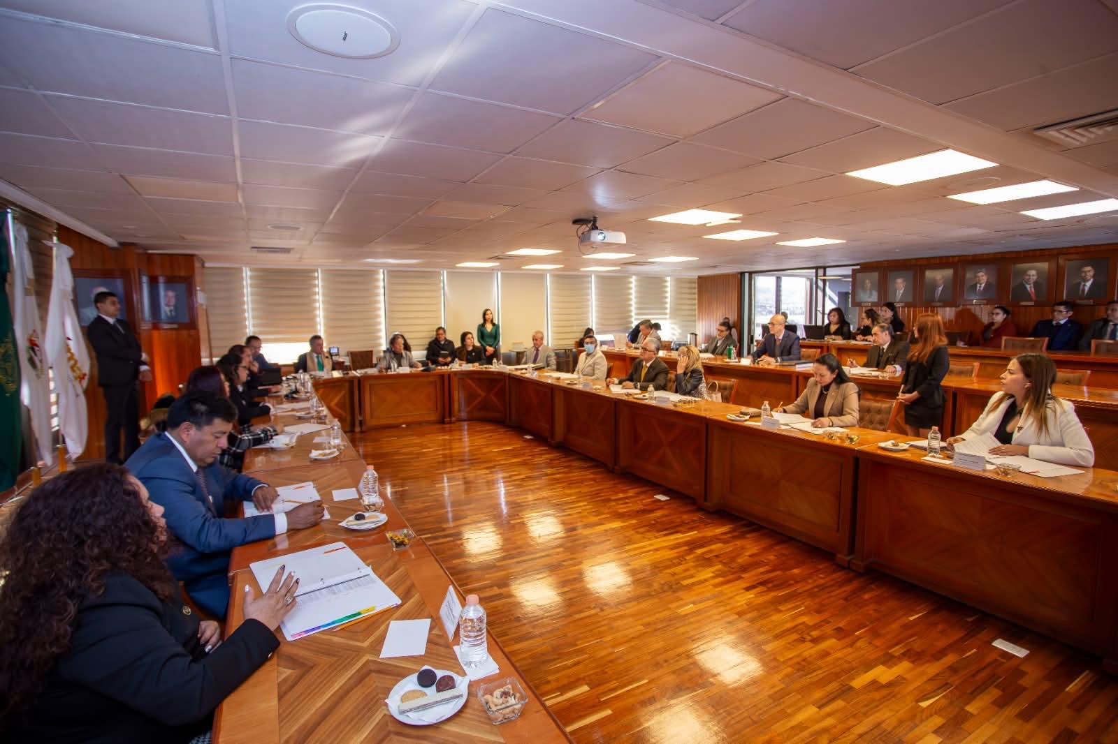 Issemym  sin fondos,  endeudado  y sin fecha  para renovar  la dirección