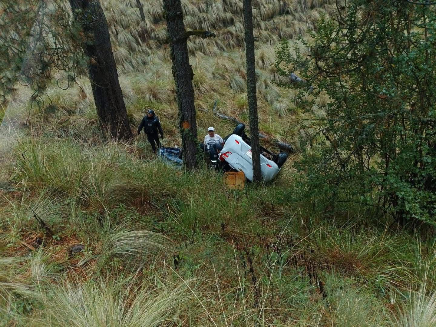 accidente-deja-dos-personas-fallecidas-y-tres-lesionadas-en-la-carretera-amecamecatlamacas