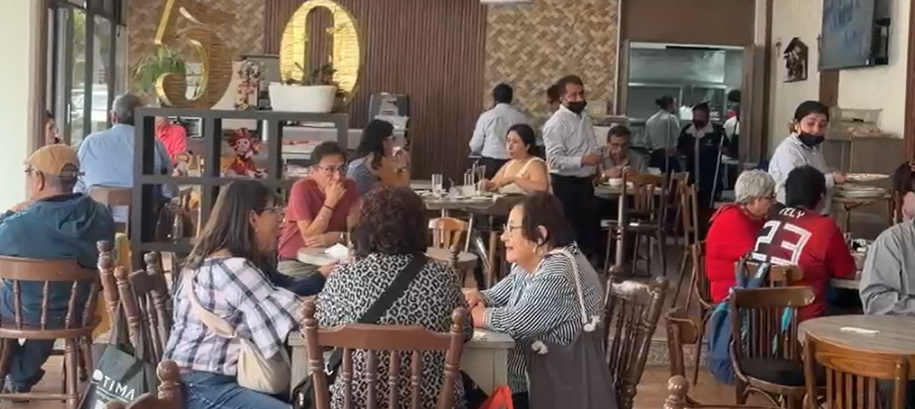 restaurantes-abarrotados-por-dia-de-las-madres-pese-a-clima-adverso