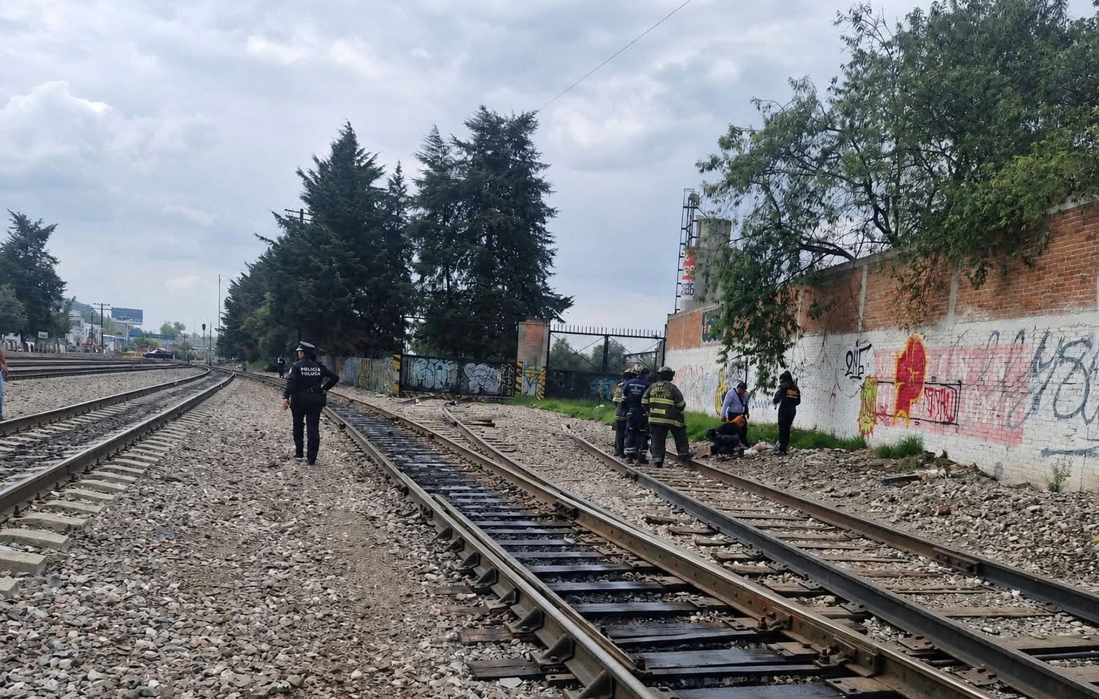 Entierran un feto de 6 meses en vías férreas de Toluca