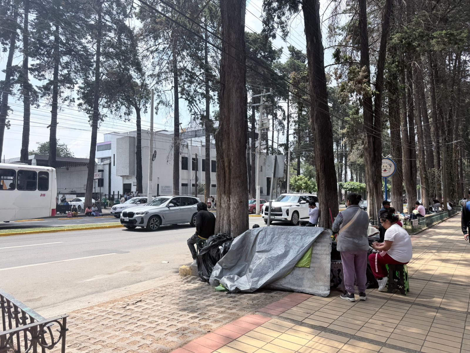 alejan-a-padres-de-sus-hijos-internados-en-zona-de-hospitales-por-obras-en-paseo-colon