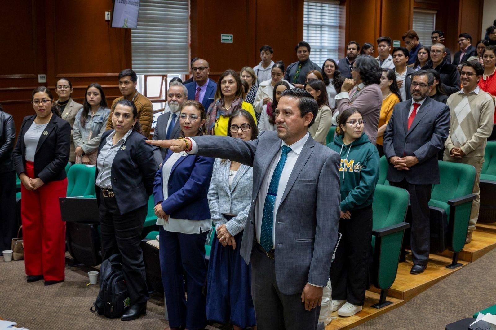 Asumen cargo  3 directores y  una directora  de unidades  académicas  de la UAEM