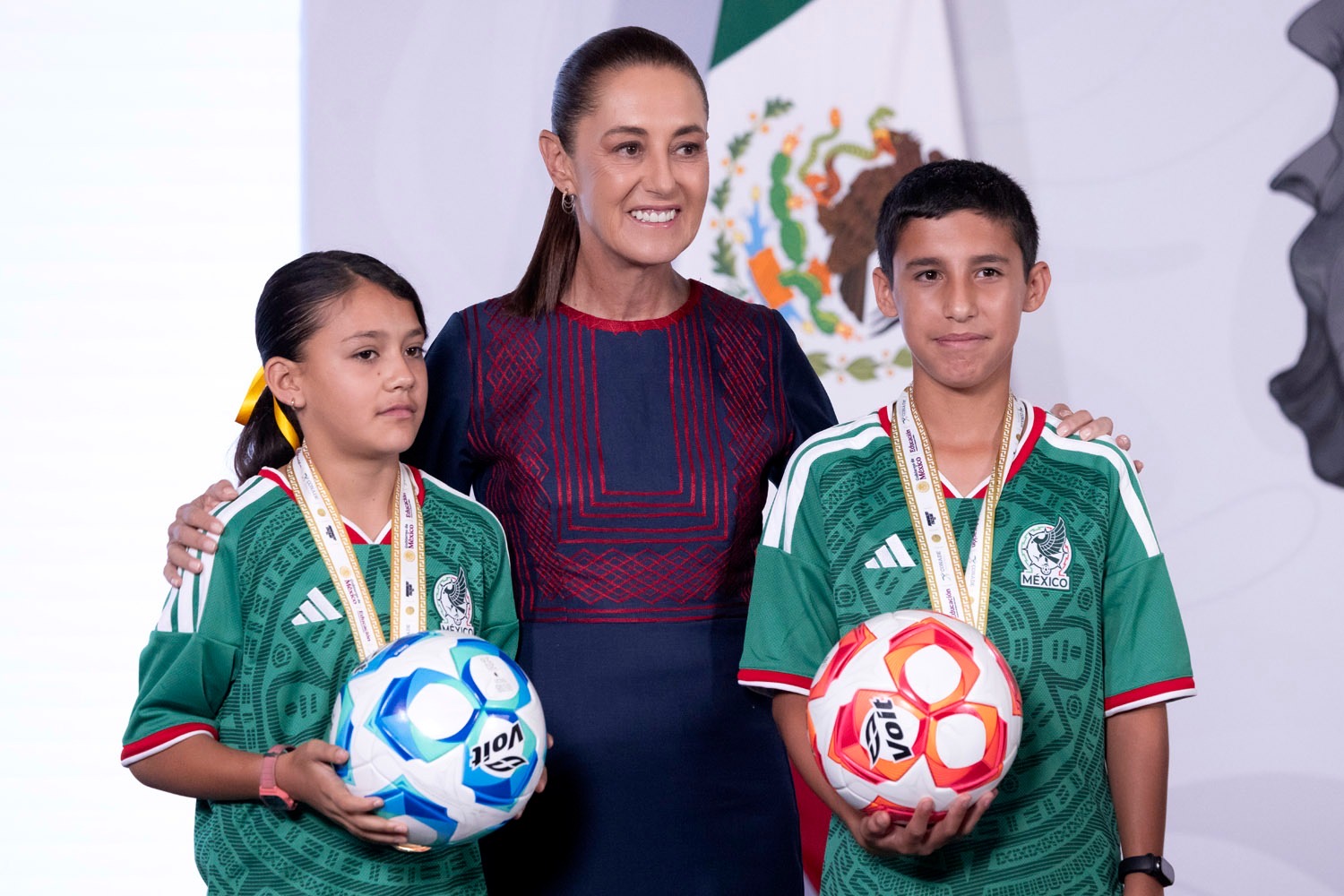 sheinbaum-y-la-fmf-van-por-un-mexico-de-futbolistas-captando-talentos-desde-la-infancia