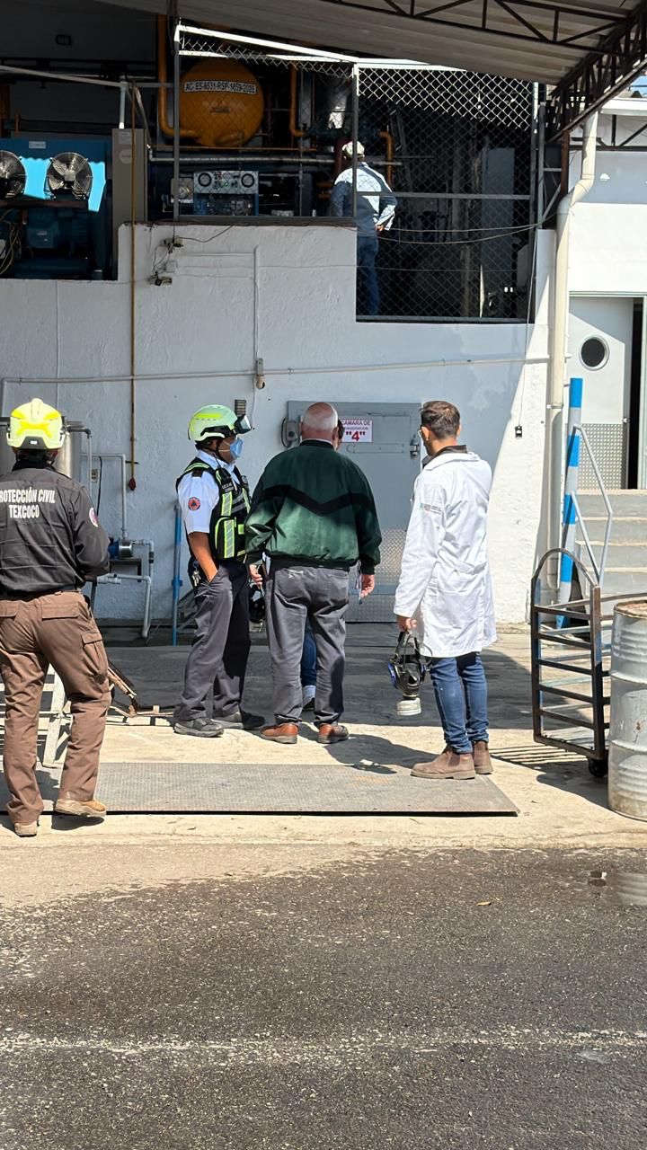 Fuga de gas en fábrica de hielo causa intoxicación en Texcoco