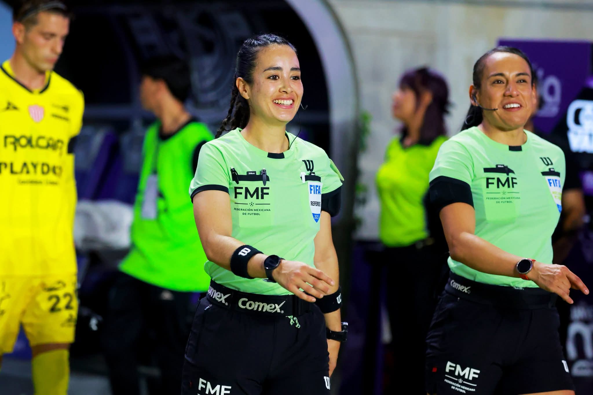 katia-itzel-es-un-ejemplo-sheinbaum-felicita-a-la-1-arbitra-del-pais-en-dirigir-un-partido-mundialista