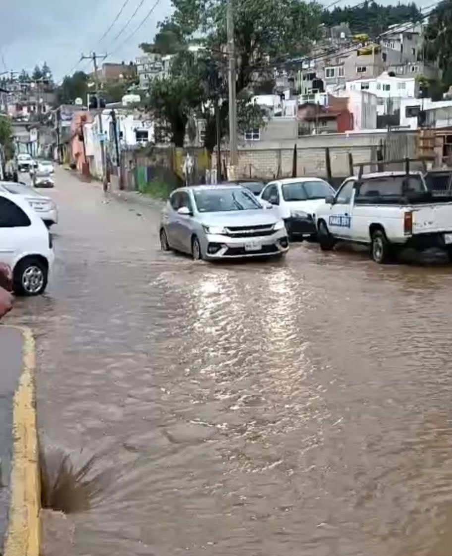 se-desborda-rio-zacamulpa-en-huixquilucan-y-afecta-varias-casas