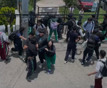 se-desata-la-violencia-en-conalep-de-huixquilucan-acusan-represion-policiaca-vs-estudiantes-que-exigen-destitucion-de-directora
