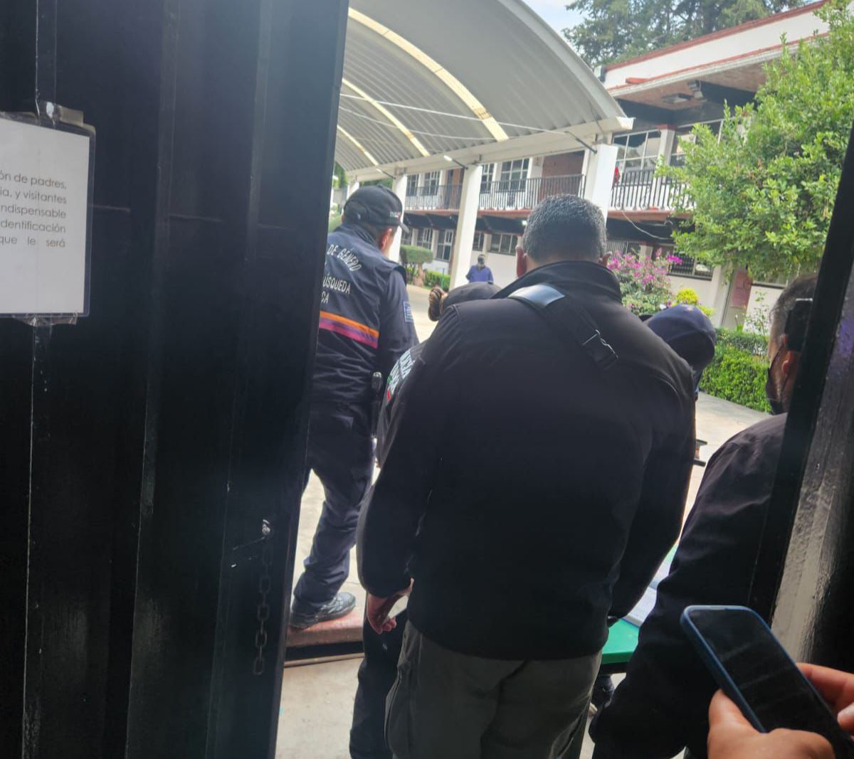 Pánico en secundaria  de Toluca por pistola  de balines que portaba un alumno