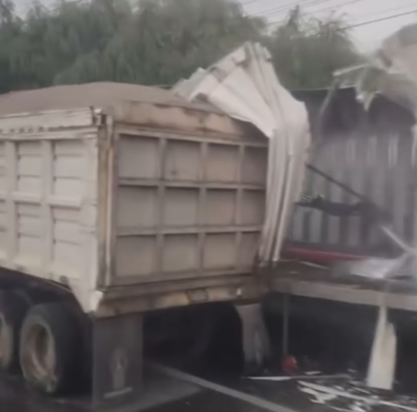 muere-operador-de-camion-de-carga-tras-ser-impactado-por-trailer-en-la-tolucaatlacomulco