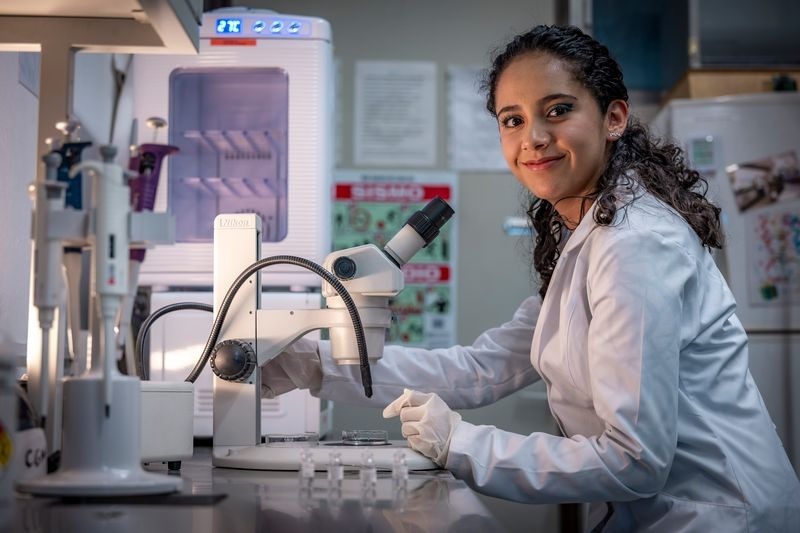 carolina-la-estudiante-de-la-uaem-que-participa-en-un-ambicioso-proyecto-de-regeneracion-biomolecular