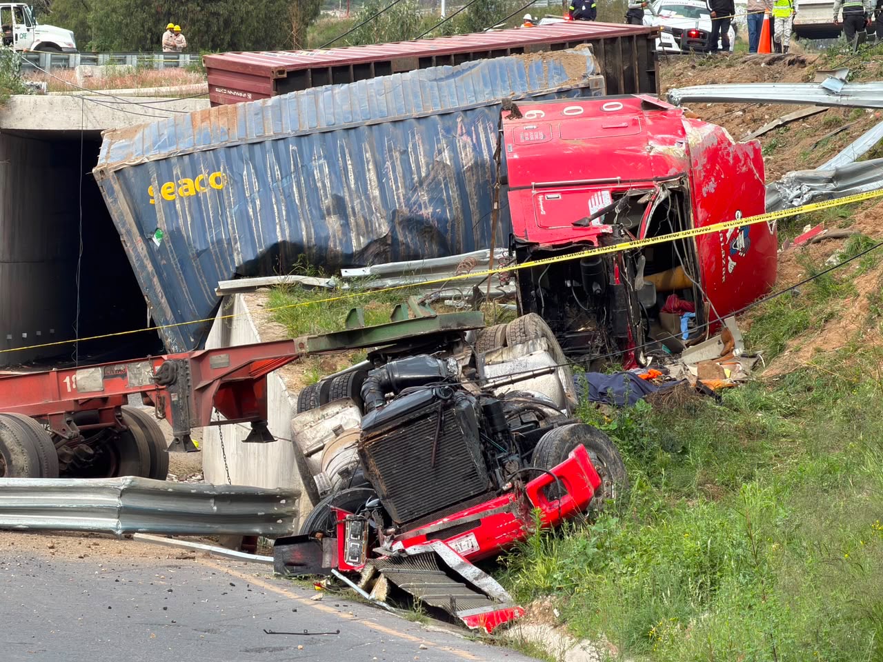 aparatoso-accidente-deja-una-persona-fallecida-en-la-texcococalpulalpan