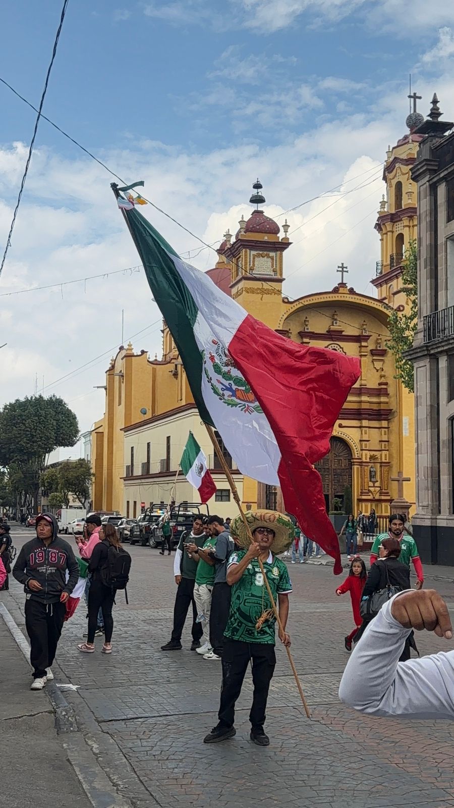 una-realidad-aparte-fiesta-y-reflexion-en-el-mexico-mundialista