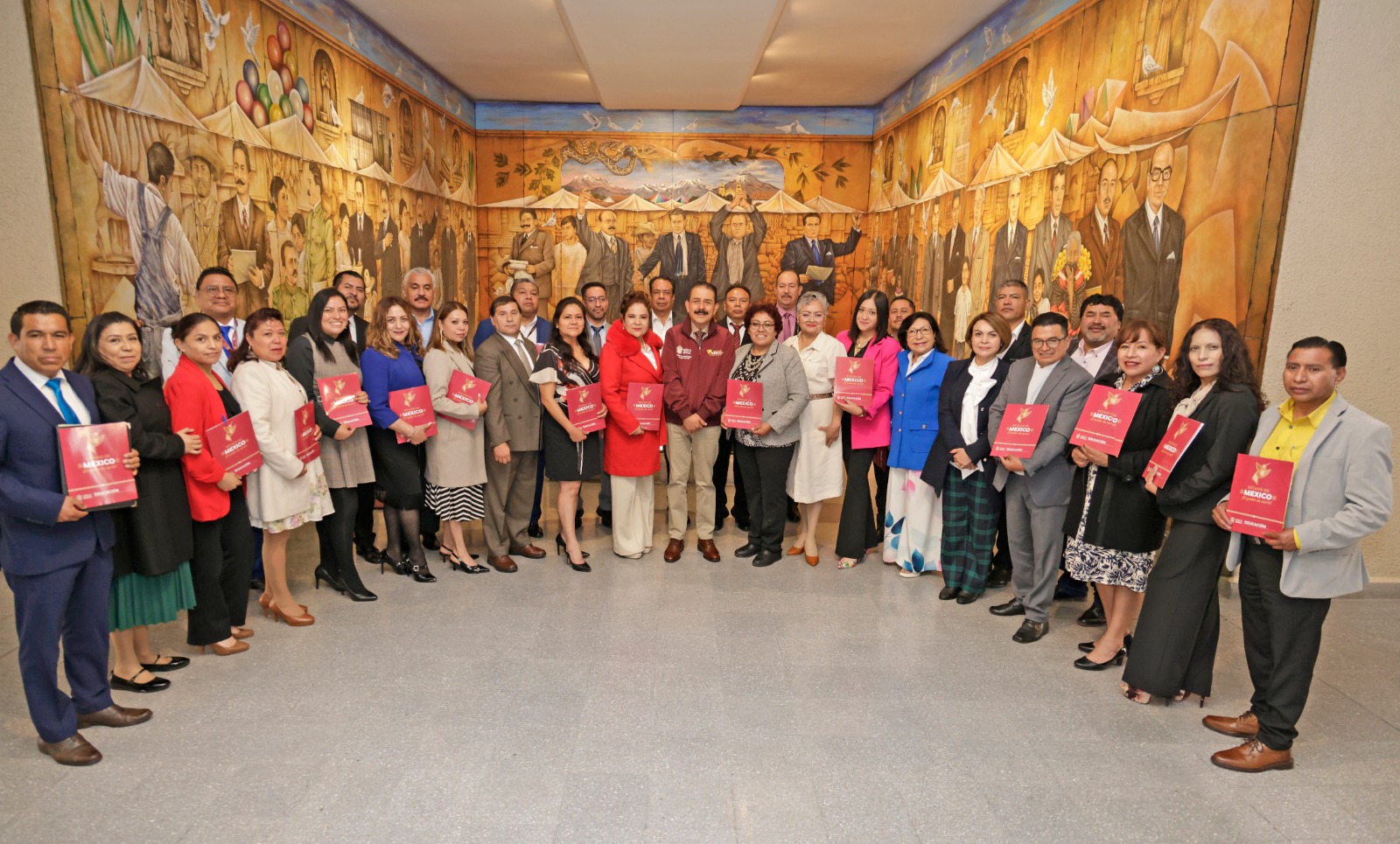 docentes-de-excelencia-ocuparan-26-plazas-de-supervision-escolar-en-el-edomex