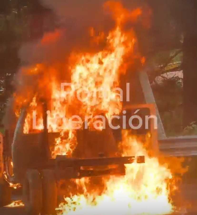 incendian-dos-camionetas-de-presuntos-taladores-clandestinos-en-el-zarco