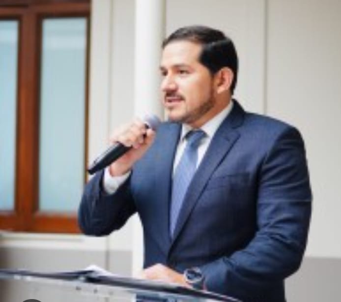 arrestan-a-un-exfuncionario-de-del-mazo-y-dos-mas-de-la-actual-secretaria-de-educacion-por-venta-de-plazas