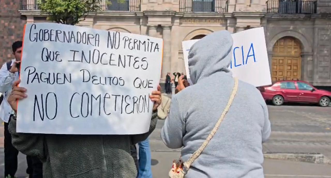 Peces gordos  corruptos de  Educación  permanecen  impunes, dicen  familiares de  administrativos  arrestados