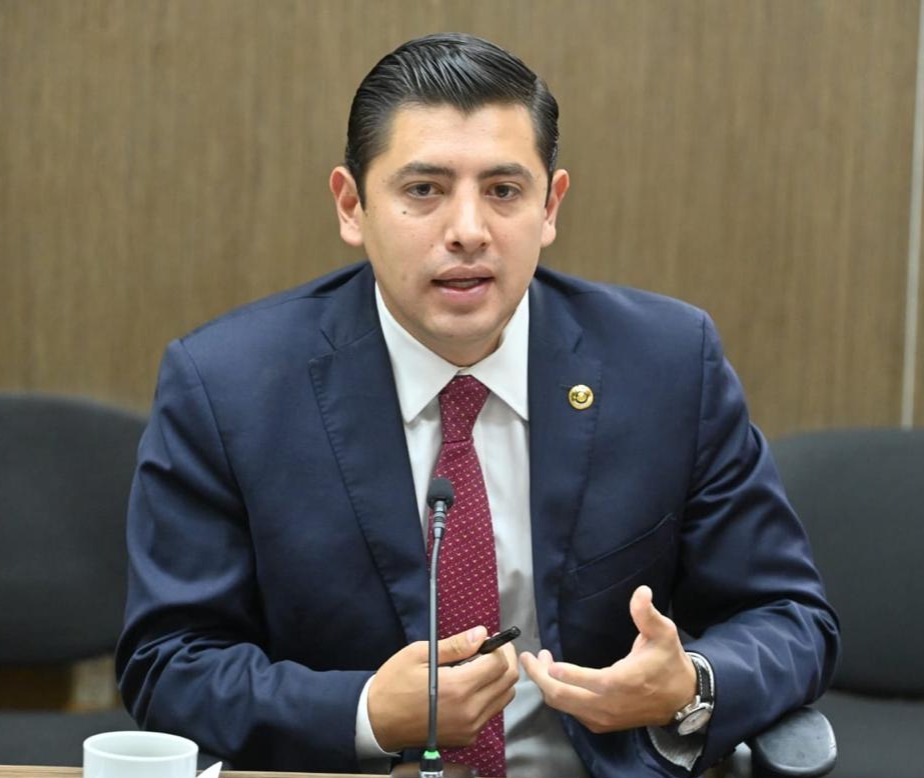 urge-esclarecer-y-sancionar-el-violento-proceder-de-fernando-flores-alcaldes-no-son-virreyes-carlos-martinez