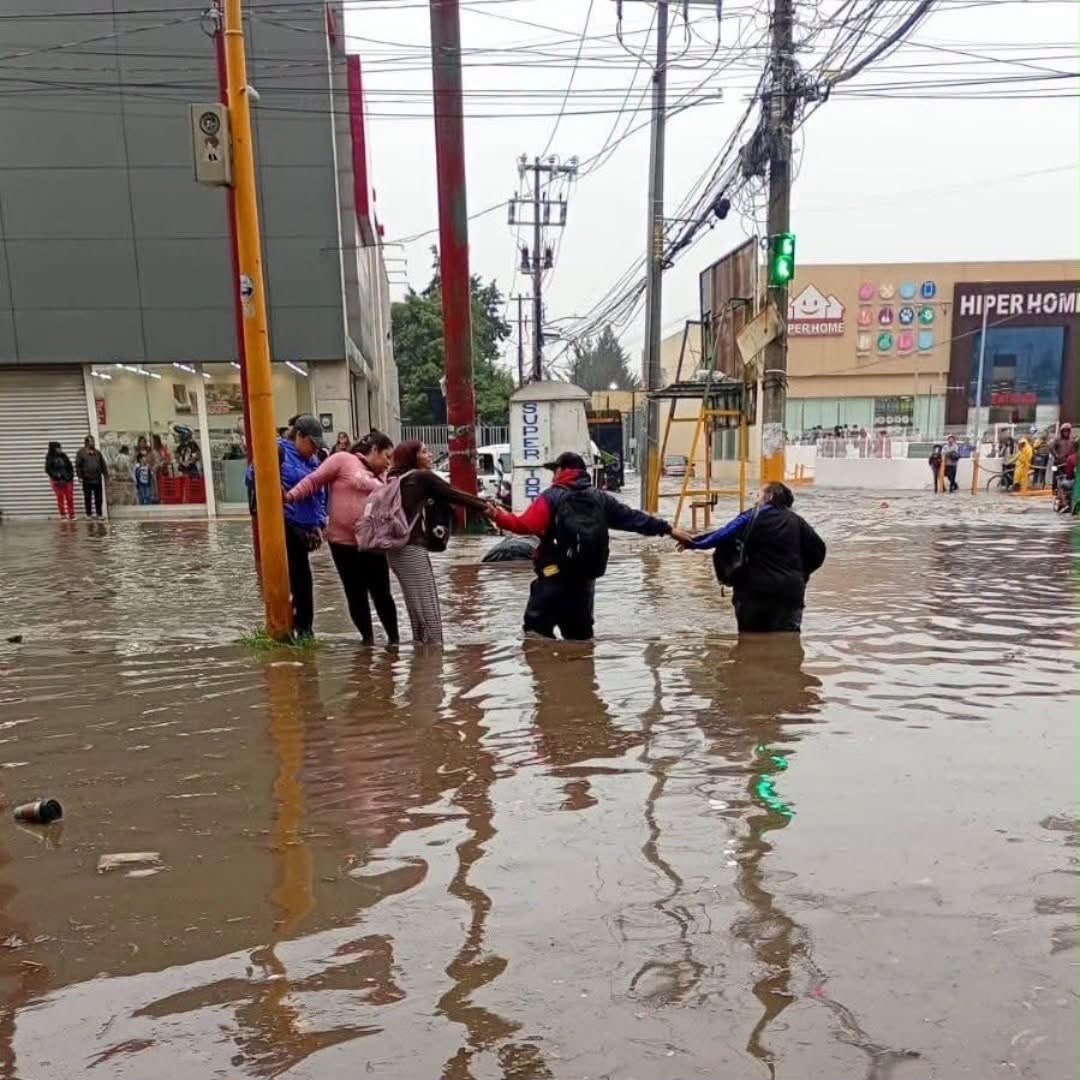 intransitables-por-tormenta-calles-de-los-reyes-la-paz-y-chimalhuacan