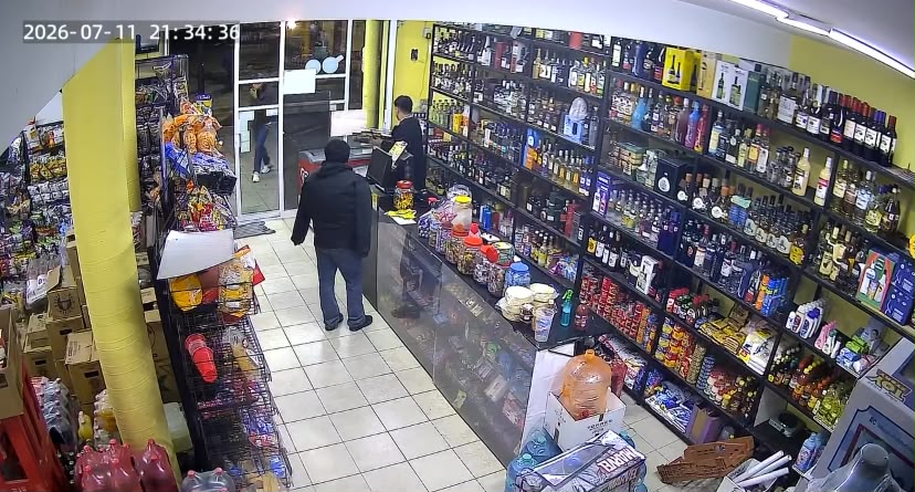camaras-graban-a-tres-sujetos-asaltando-un-negocio-en-texcoco