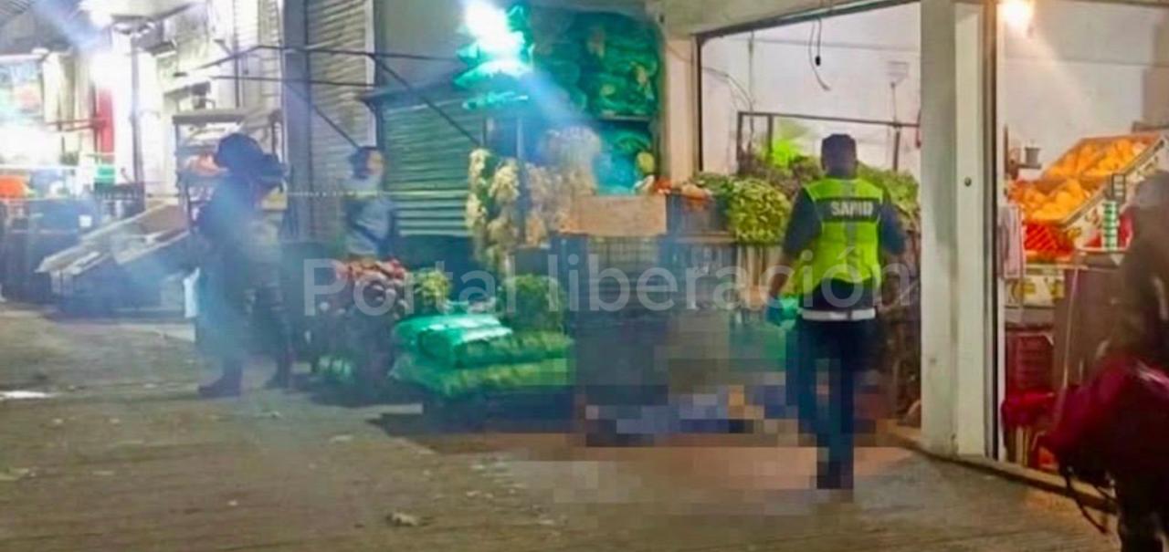 homicidio-en-la-central-de-abasto-de-toluca-2-tiradores-ejecutan-a-comerciante