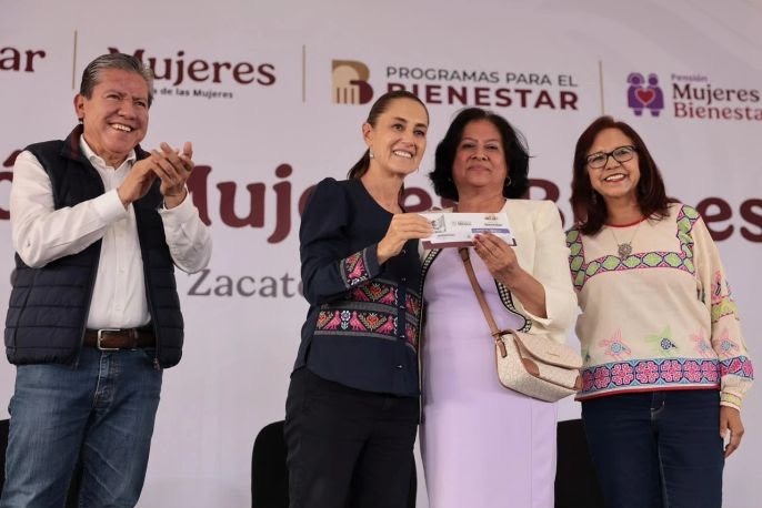 Pensiones a mujeres mayores de 60 años en México no son dádivas, son derechos: Sheinbaum