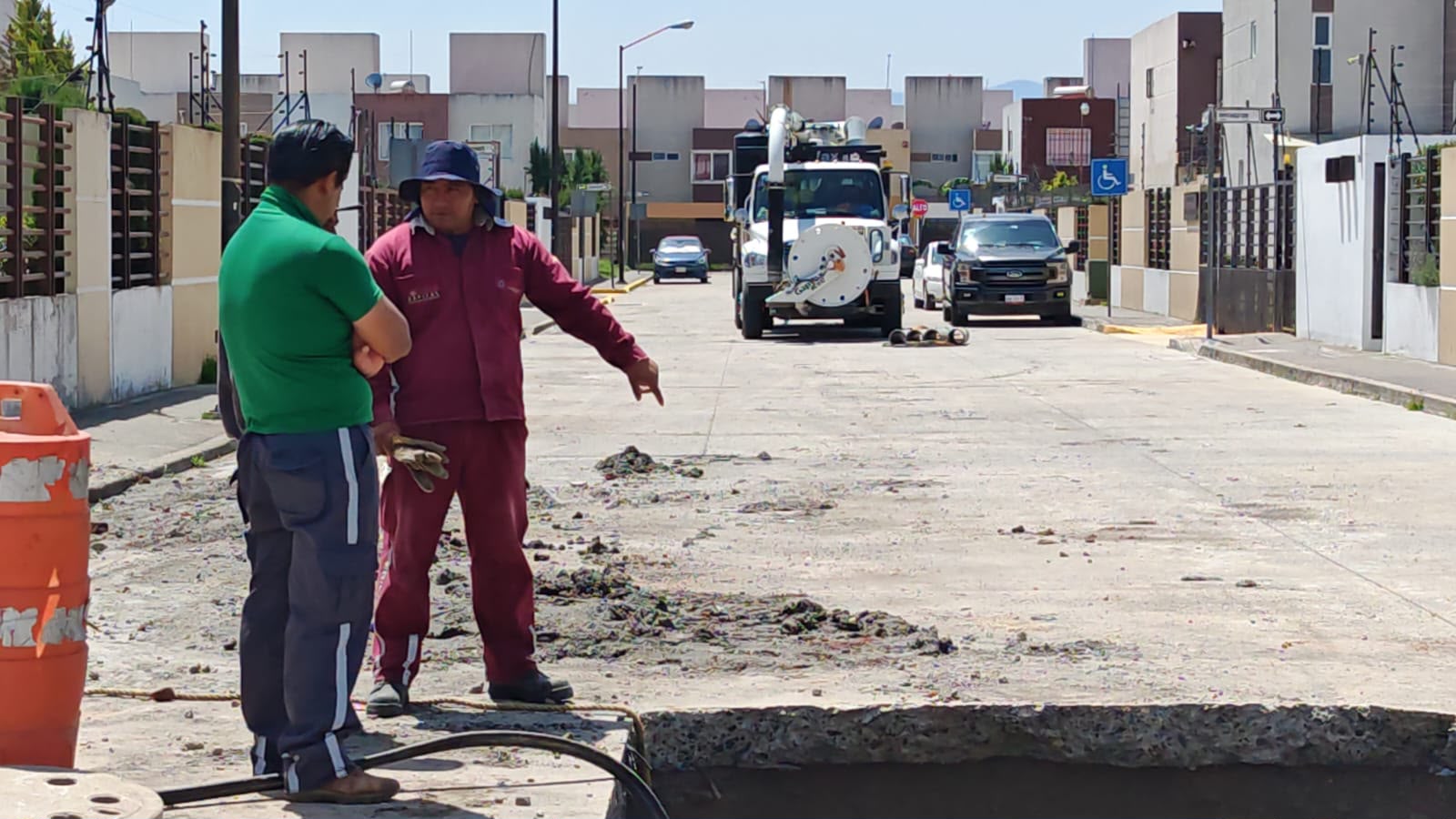 alarma-por-gigantesco-socavon-en-san-mateo-otzacatipan-no-es-el-unico-hundimiento-dicen-vecinos