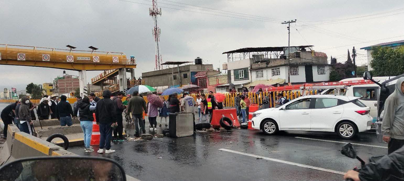 denuncian-abuso-policial-por-arresto-de-maestros-sin-orden-de-aprehension-dentro-de-una-preparatoria-en-ixtapaluca