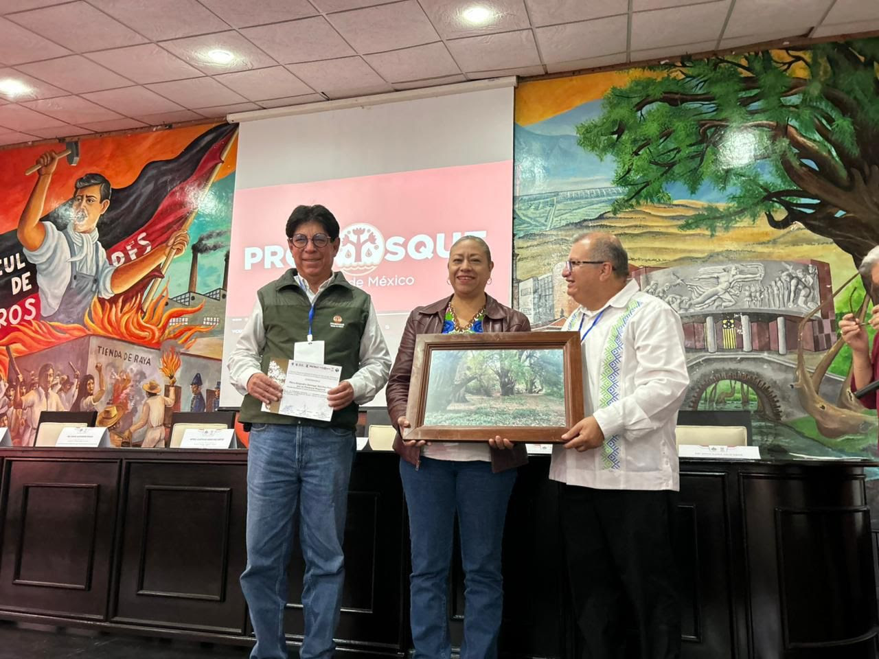 participa-gobierno-del-edomex-en-congreso-internacional-del-ahuehuete-en-veracruz-presenta-estrategia-para-rescate-de-esta-especie-de-arbol