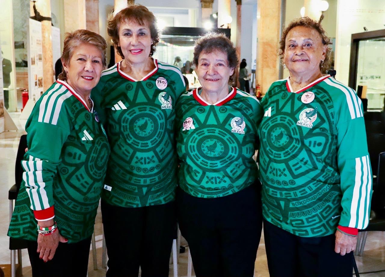 rinden-homenaje-a-las-campeonas-del-mundial-femenil-de-1971-en-conversatorio-organizado-por-finabien